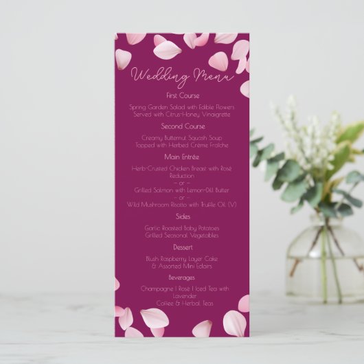 Romantische Roze Bloemblaadjes Trouwmenu Menu (Staand voorkant)