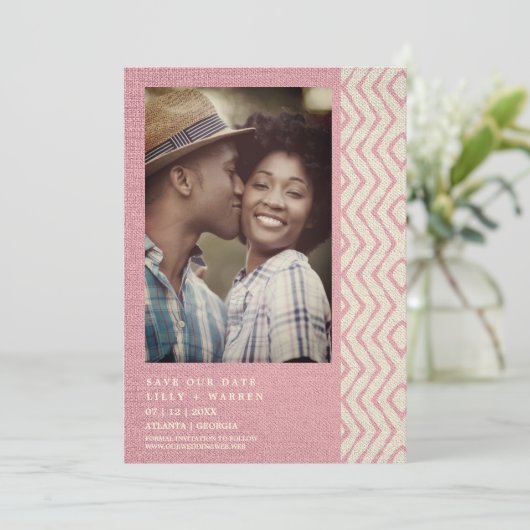 Romantische Roze Boho Textiel Textuur Zig Zag Foto Save The Date (Staand voorkant)