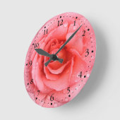 Romantische roze roze druppels water ronde klok (Hoek)