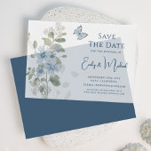 Romantische stoffige blauwe bloem Save the Date We Vellum Uitnodigingen