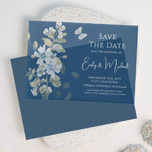 Romantische stoffige blauwe bloem Save the Date We Vellum Uitnodigingen