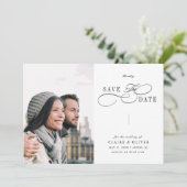 Romantische swirly kalligrafie QR code bruiloft fo Save The Date (Staand voorkant)