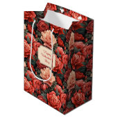 Romantische tinten van rode en zalm Rozen Medium Cadeauzakje (Voorkant Gekanteld)