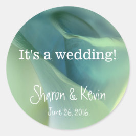 Romantische ventilator in blauwe tonen ronde sticker