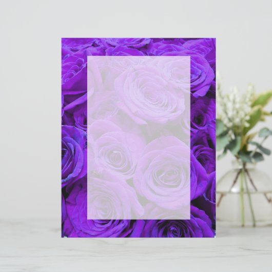 Romantische violette paarse rozen,  rozenbouquet (Staand voorkant)