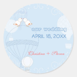 Romantische vogels op het hete luchtballonhuwelijk ronde sticker