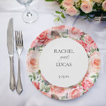 Romantische Waterverf Roze Rozen Papieren Bordje<br><div class="desc">Dit prachtige ontwerp is voorzien van een levendig roze roos achtergrondpatroon,  een middenlabel met een gouden verlooprand en bewerkbare tekstvelden.</div>