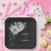 Romantische witte bloemen & groene bladeren zwart papieren bordje (Feest)
