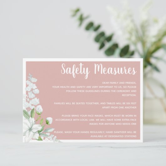 Romantische witte bloemen: veilig voor bruiloft informatiekaartje (Staand voorkant)