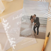 Romantische witte eucalyptus botanische bruiloft acryl uitnodigingen