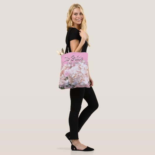 Romantische witte kant hydrangea's roze rozen Brui Tote Bag (Op model)