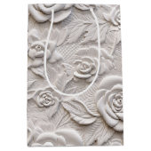 Romantische witte rozen faux lederen bruiloft medium cadeauzakje (Voorkant)