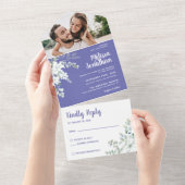 Romantische witte zachte bloem paarse fotobruiloft all in one uitnodiging (Afscheurbaar)