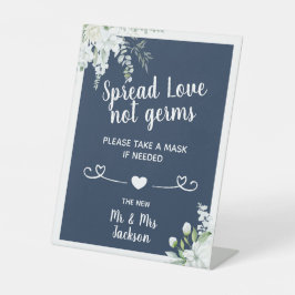 Romantische zachte bloemen bruiloft met veiligheid reclamebord met voetstuk