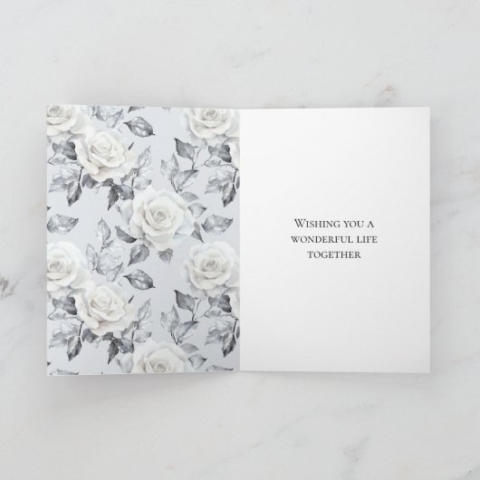 Romantische zilveren witte rozen bloemenbruiloft kaart (Binnen)