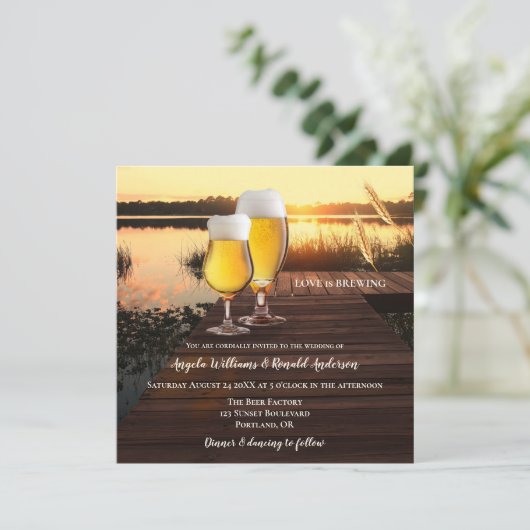 Romantische Zonsondergang Bier Bruiloft Uitnodigin Kaart (Staand voorkant)
