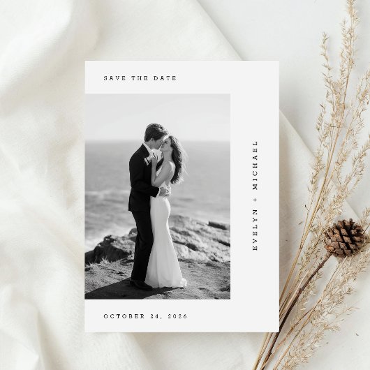 Romantische zwart-wit trouwfoto save the date