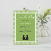 Romantische zwarte kat paar groene gingham patroon save the date (Staand voorkant)