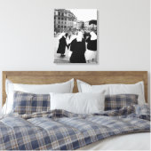 Rome Italië, Nonnen Patrouille! (NR) Canvas Afdruk (Insitu (Slaapkamer))