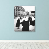 Rome Italië, Nonnen Patrouille! (NR) Canvas Afdruk (Insitu (Houten vloer))