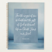 Romeinen 6:23 Bijbelvers Afbeelding Spiral Notitie Planner (Voorkant)