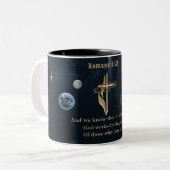 Romeinen 8:28 tweekleurige koffiemok (Voorkant links)