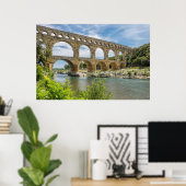 Romeinse aquaduct over rivier, Frankrijk Poster (Thuiskantoor)
