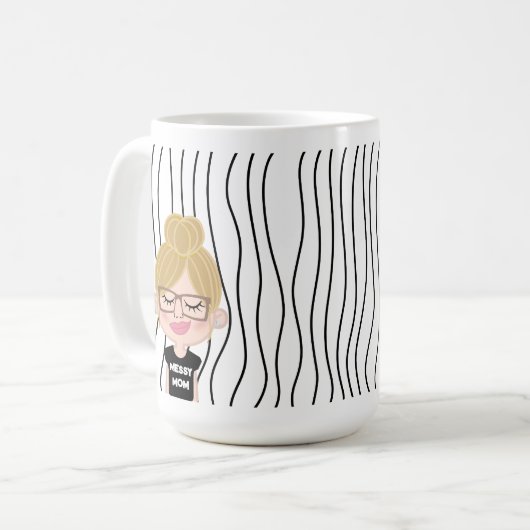 ROMMELIGE MOEDER | Grappig Gezicht(en) Gestreepte  Koffiemok (Voorkant links)