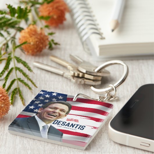 Ron Desantis voor President 2024 Sleutelhanger (Voorkant Rechts)