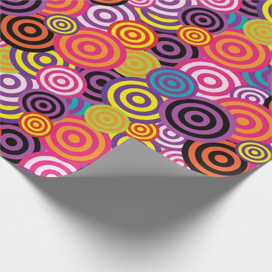 Rond in cirkels, kleurrijke gelukkige verjaardag cadeaupapier (Hoek)