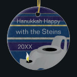 rond Ornament van de hanukkah "Oil Lamp/Gold"-cirk<br><div class="desc">Hanukkah "Oil Lamp/Gold" Ornament. (2 zijdelings) Personaliseer door tekst op voor en rug van het ornament te schrappen. Dan gebruikend uw favoriete doopvontkleur, grootte, en stijl, typ in uw eigen woorden. Bedankt voor het stoppen en winkelen. Veel waardering! Happy Chanukah/Hanukkah! Breng veel meer vakantiewenk aan uw boom met een aangepast...</div>