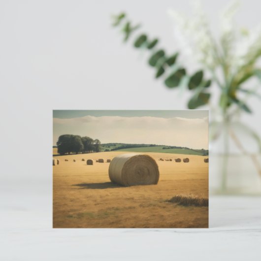 Ronde hooibaal in veld overdag briefkaart (Staand voorkant)