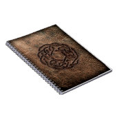 Ronde kelderknol op leer notitieboek (Rechterzijde)