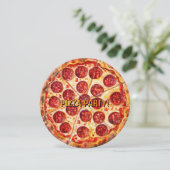 🍕 Ronde Pizza Feestje Verjaardagsuitnodiging Kaart (Staand voorkant)