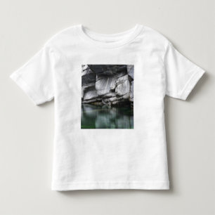 Ronde Rock Cliff door Verzasca River Kinder Shirts