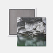 Ronde Rock Cliff door Verzasca River Magneet (Voorkant / Achterkant)