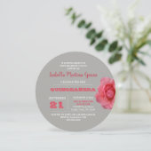 Ronde Roos Grijs Quinceañera Uitnodiging (Staand voorkant)