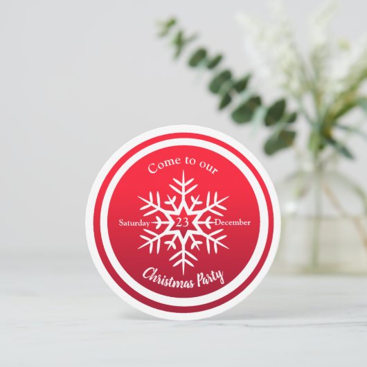 Ronde Scandi Snowflake over Rode Uitnodiging (Staand voorkant)