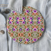 Ronde speld met ingewikkeld bloempatroon button 6,0 cm (In situ)