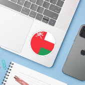 Ronde sticker met vlag van Oman (Laptop met iPhone)