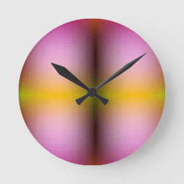 Ronde wandklok met slanke zwarte wijzers 