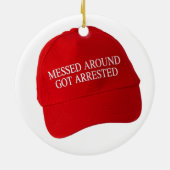 Rondgeknoeid werd gearresteerd keramisch ornament (Achterkant)