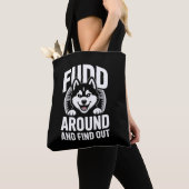 Rondlummelen en erachter komen tote bag (Dichtbij)