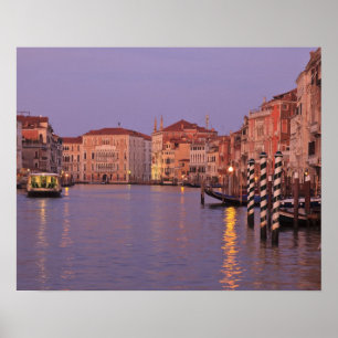 Rondvaart over het Grand Canal in de vroege ochten Poster