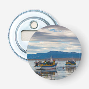 Rondvaartboten op Seno Ultima Esperanza-baai Button Flesopener