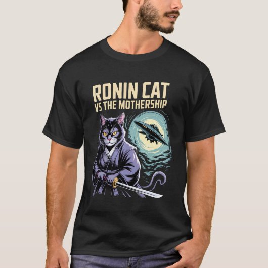 Ronin Kat vs Mothership SciFi Kunstontwerp T-shirt (Voorkant)