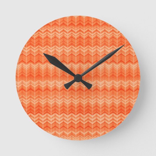 Rood abstract zigzagpatroon ronde klok (Voorkant)
