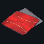 Rood achtergrondgouden strepen accent laptop sleeve<br><div class="desc">Afbeelding van een rode metalen achtergrond met twee glanzend gouden strepen accent. Facultatief monogram.</div>
