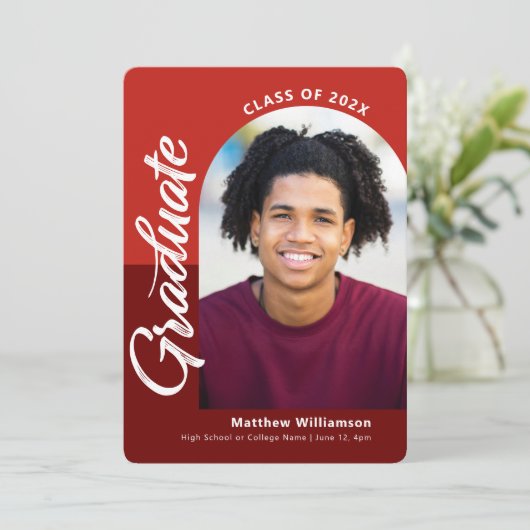 Rood Afstuderen 4 Foto Bold Arch Script Modern Aankondiging (Staand voorkant)