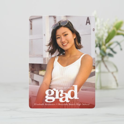 Rood afstuderen aangepaste foto vet eenvoudig mode aankondiging (Staand voorkant)